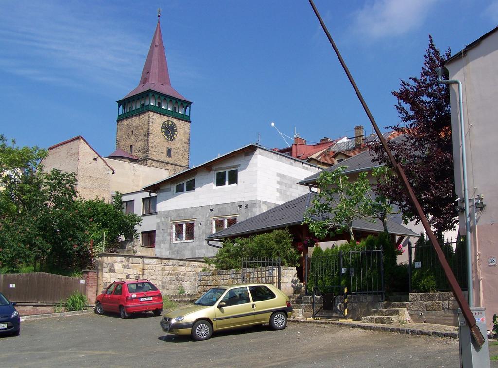 Hotel Pariz Jicin Bagian luar foto