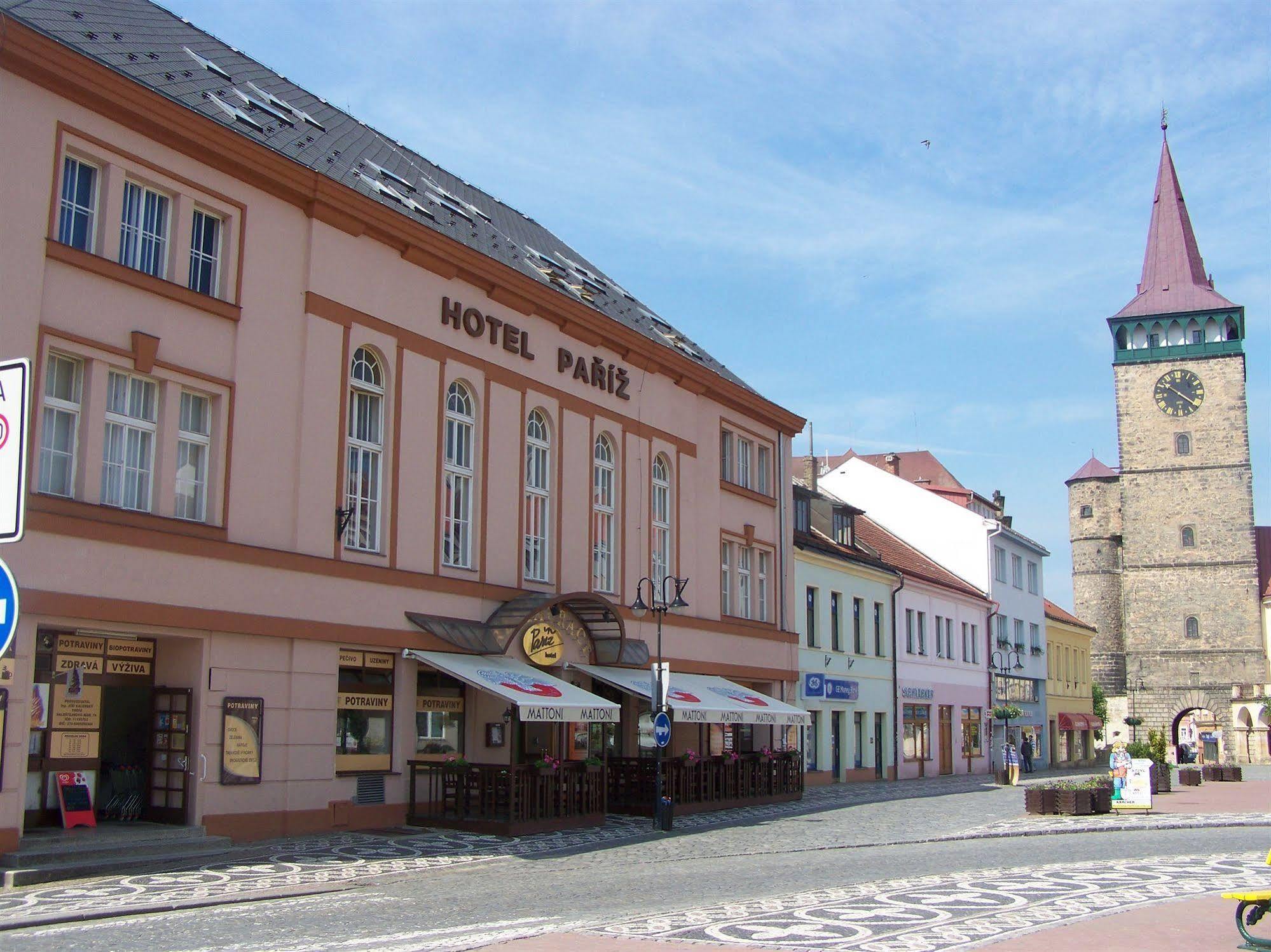 Hotel Pariz Jicin Bagian luar foto