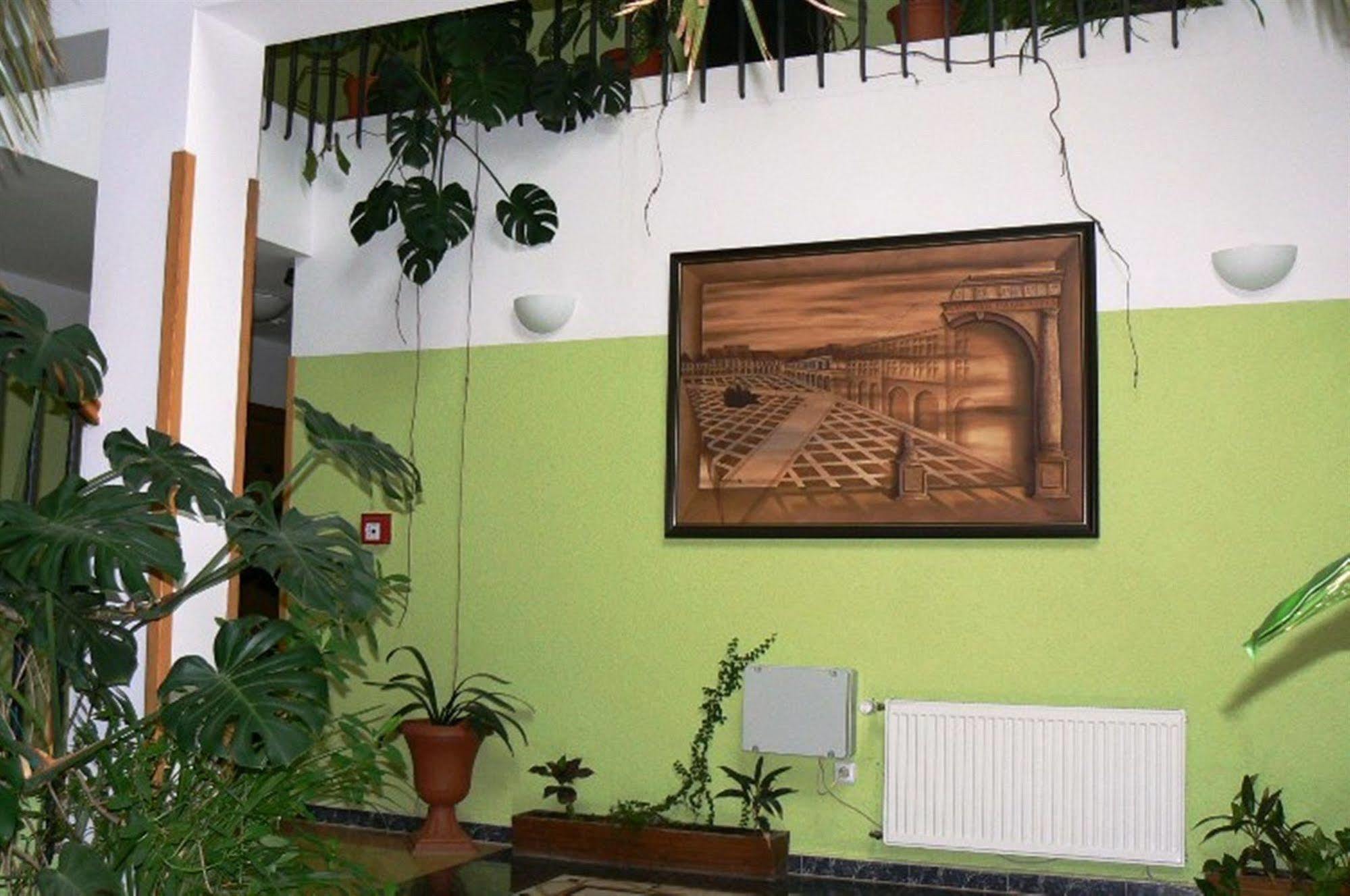 Hotel Pariz Jicin Bagian luar foto